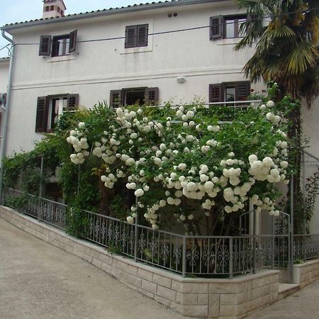 Apartments Renata - Brseč Екстериор снимка